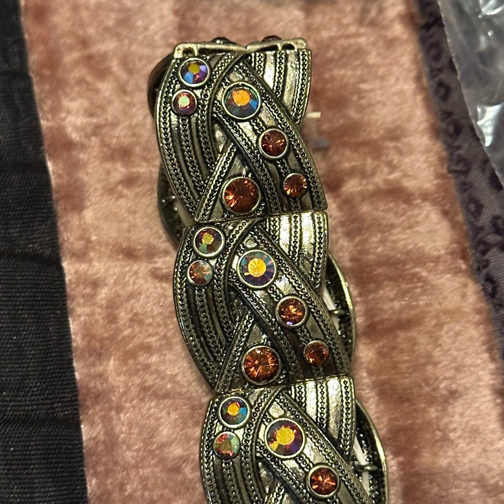 Vintage-Inspired Multicolor Stone Bracelet